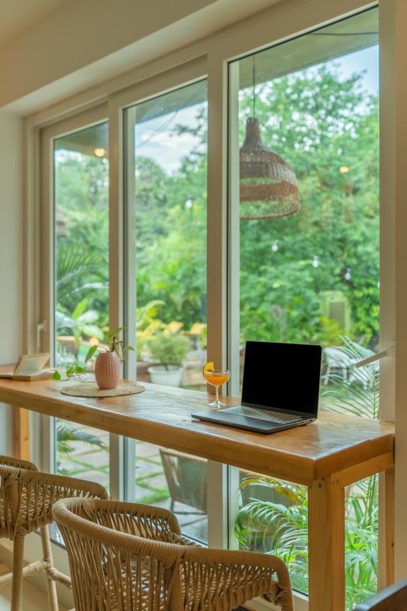 Locomo Boutique, Morjim - Stay Work Eat المظهر الخارجي الصورة